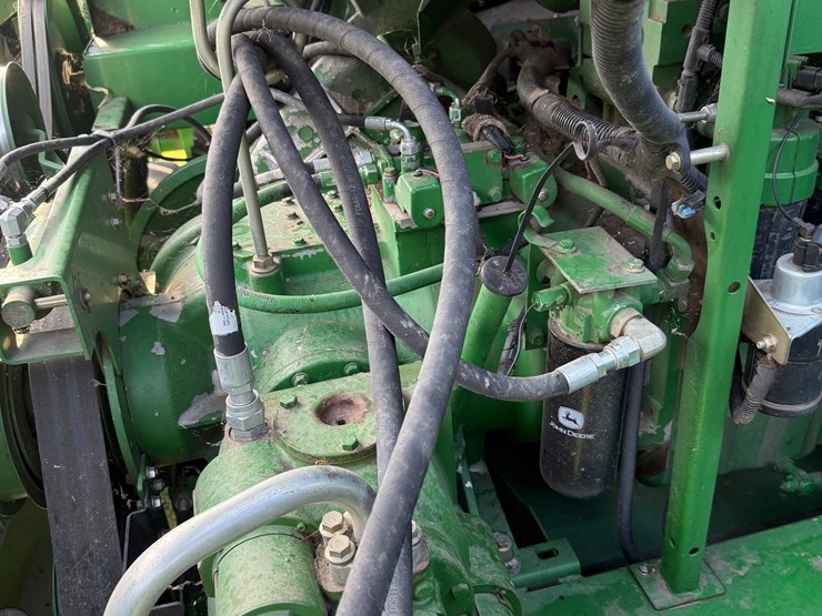 2010-john-deere-9770-sts-image-9