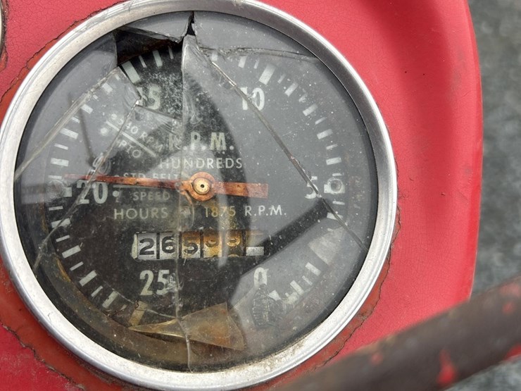 massey-ferguson-135-image-8