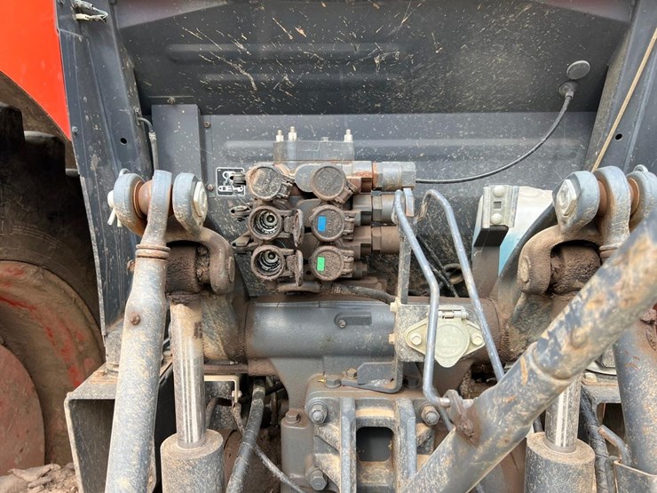 2016-kubota-m135gx-image-16