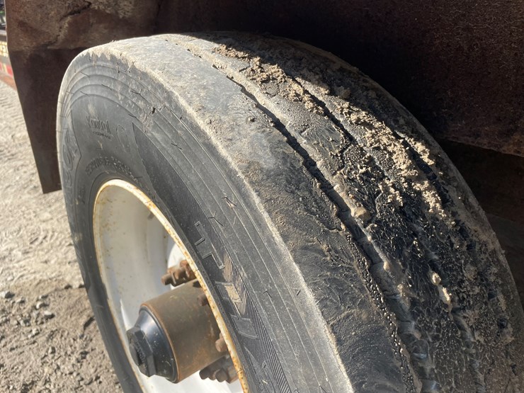 2015-custom-flatbed-image-26