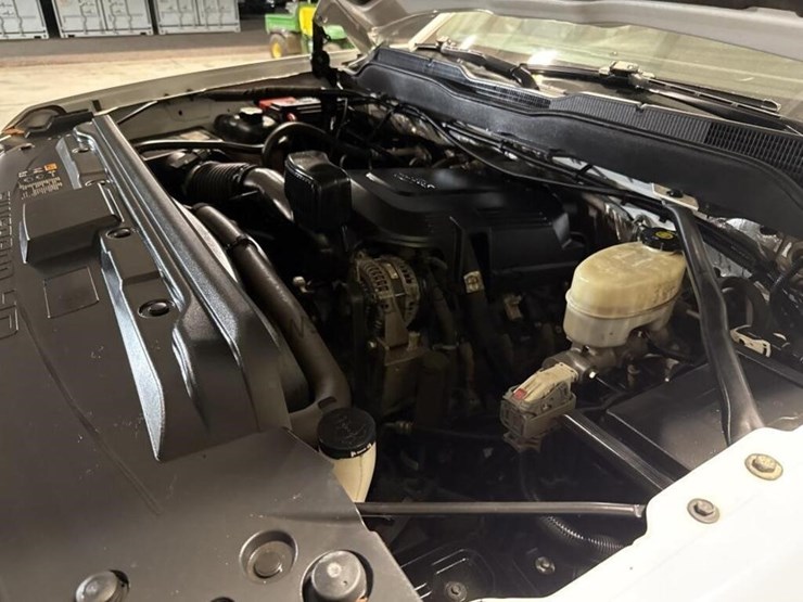 2015-chevrolet-silverado-2500hd-image-13