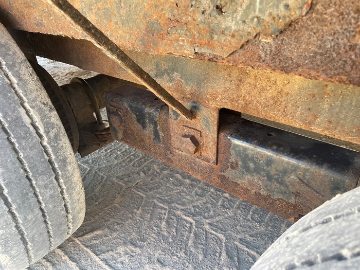 2015-custom-flatbed-image-18