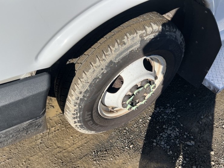 2014-chevrolet-express-paratransit-bus-image-11