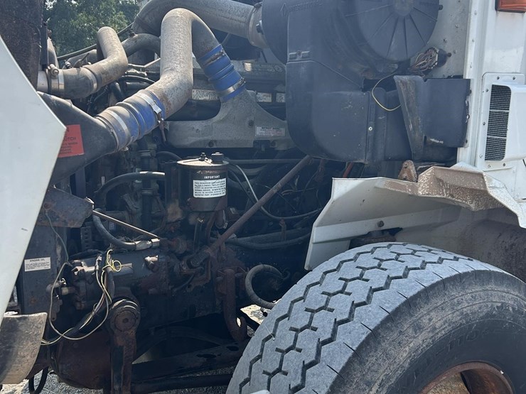 2000-international-9100-image-13