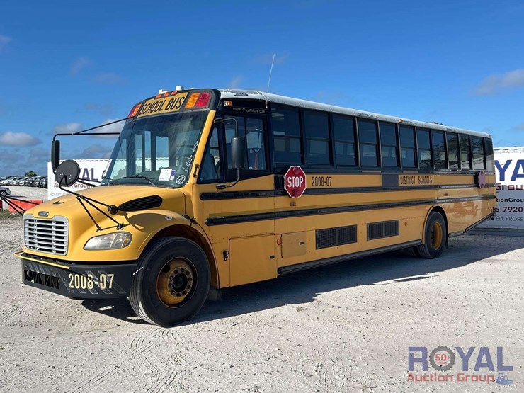 2009-freightliner-b2-image-1