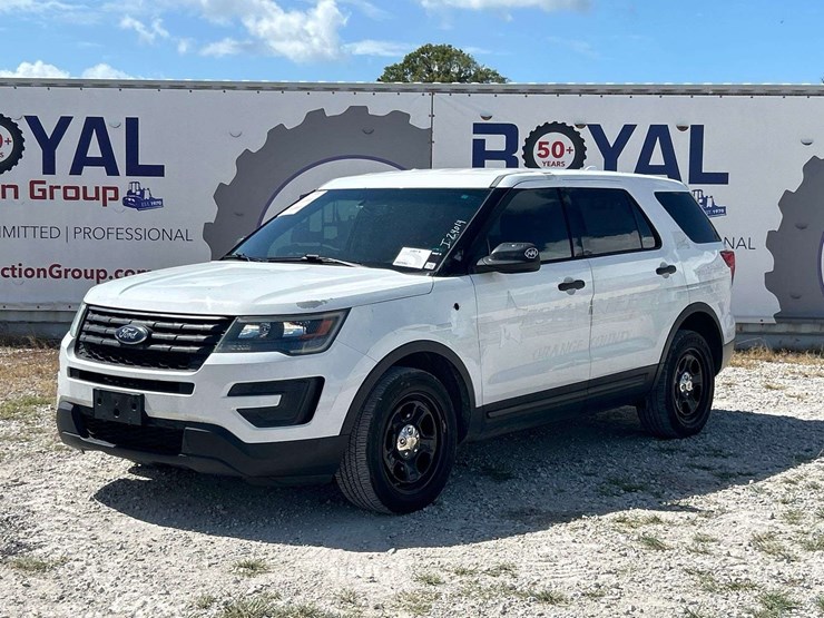 2016-ford-explorer-image-1