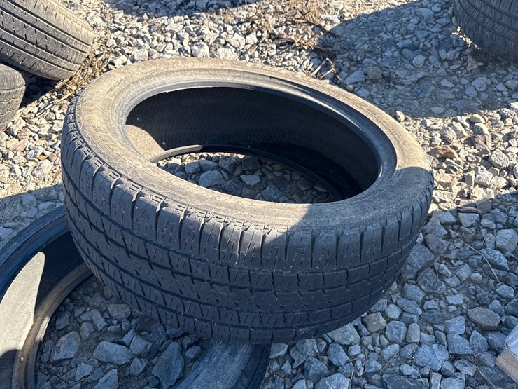 #2808-•-lot-of-(2)-tires-inv#-2808-image-7