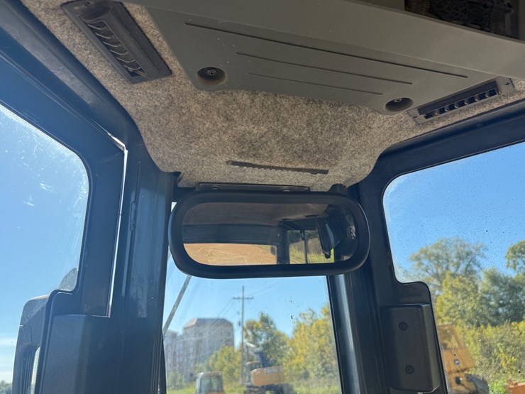 deere-650k-xlt-image-30