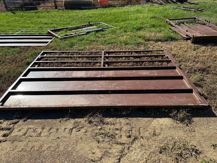 hyqual-adjustable-livestock-alley-image-2