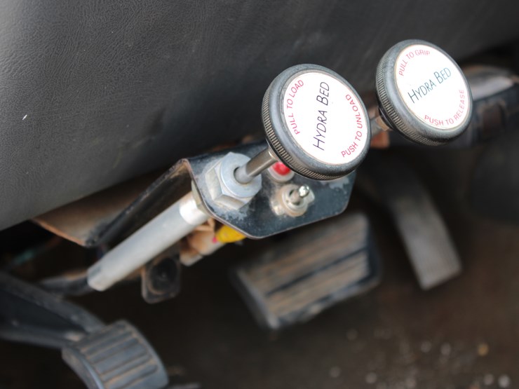 2006-chevrolet-3500-image-24