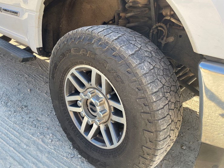 2017-ford-f250-xl-image-16