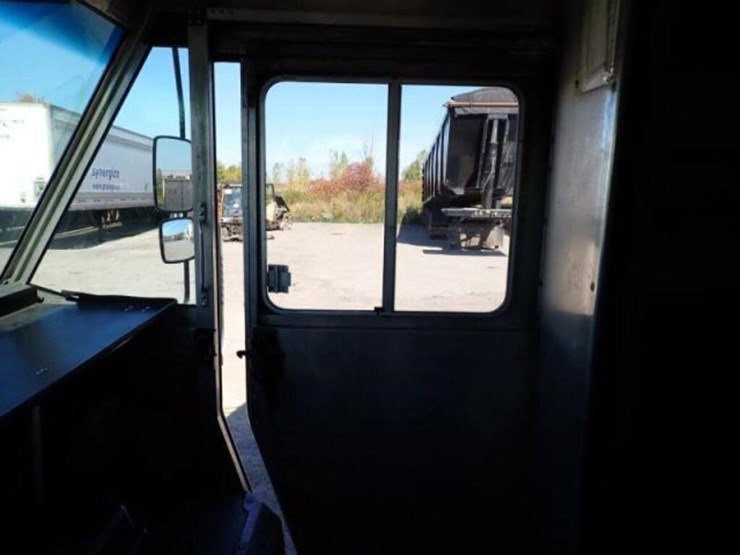 2008-freightliner-mt55-image-20