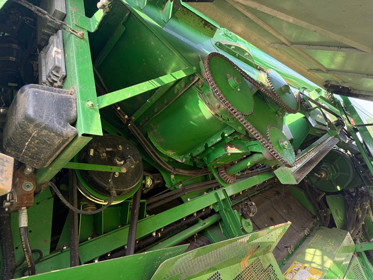 2010-john-deere-9770-sts-image-5