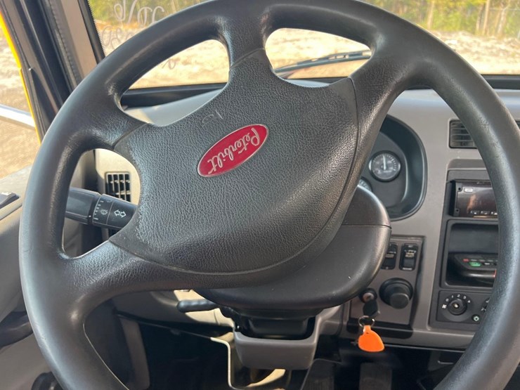 2016-peterbilt-pb337-flatbed-truck-image-33