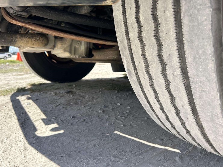 2008-freightliner-b2-image-38