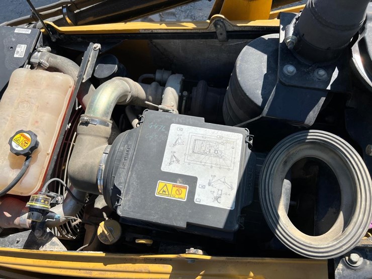 caterpillar-430e-image-24