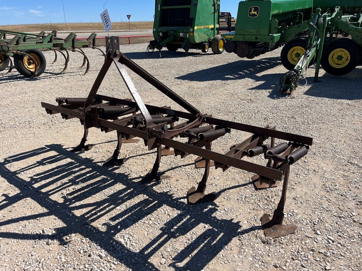 #t15171-•-ferguson-field-chisel-image-1