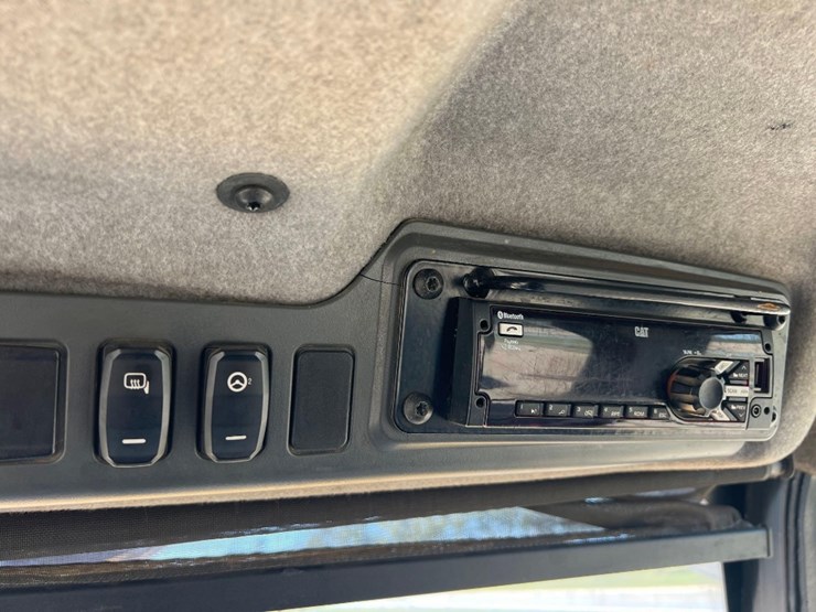 2019-caterpillar-740-gc-image-39