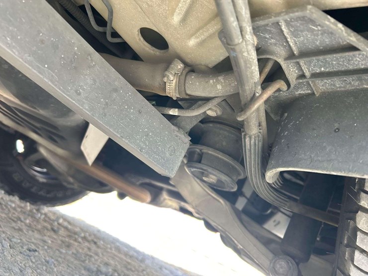 2017-chevrolet-traverse-ls-image-21