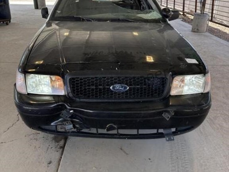 2009-ford-crown-victoria-sdn-image-2