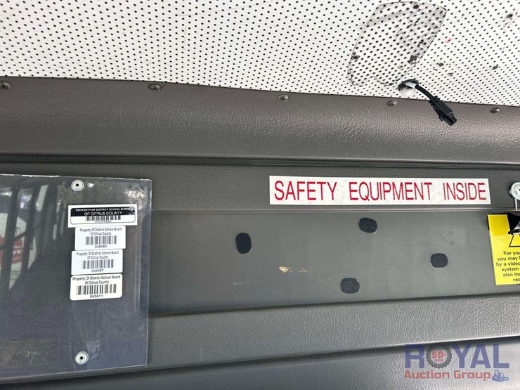 2009-freightliner-b2-image-15