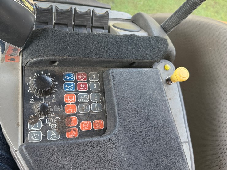 2014-case-ih-magnum-260-image-10