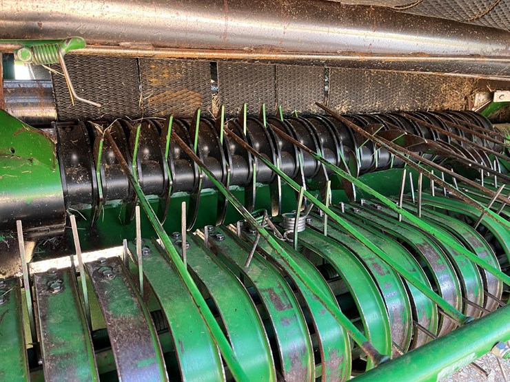 2007-john-deere-568-image-8