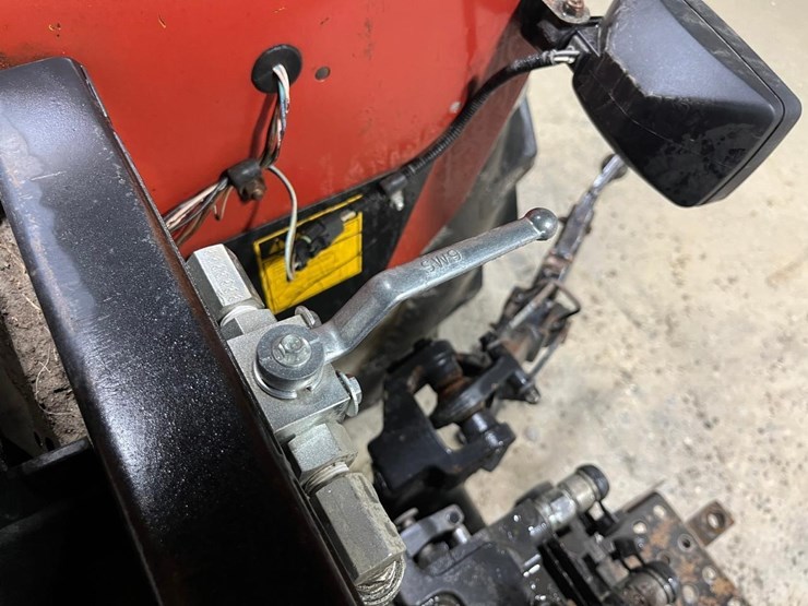 case-ih-5140-image-34