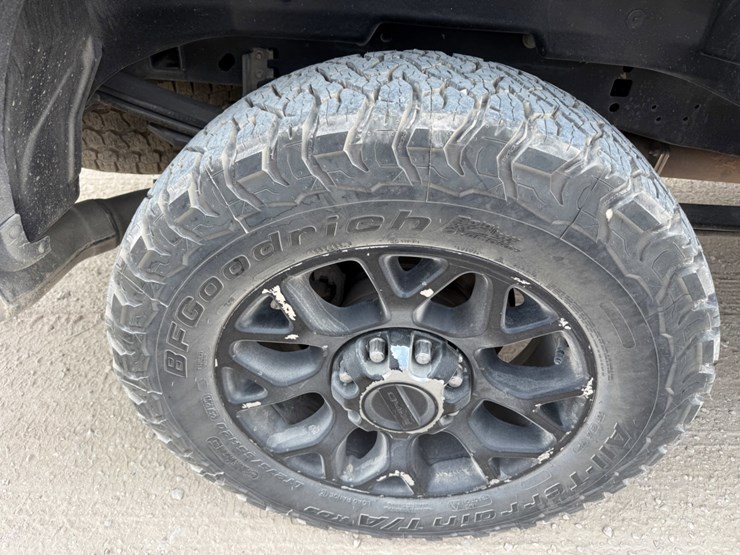 2021-ford-f250-image-12