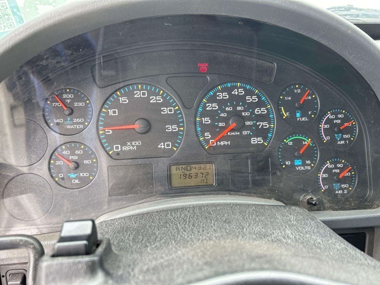 2003-international-7400-image-13