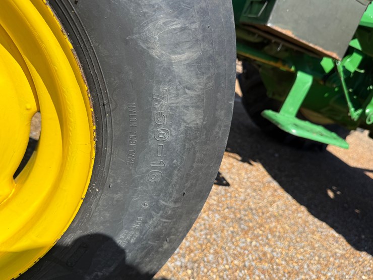 john-deere-2155-image-24