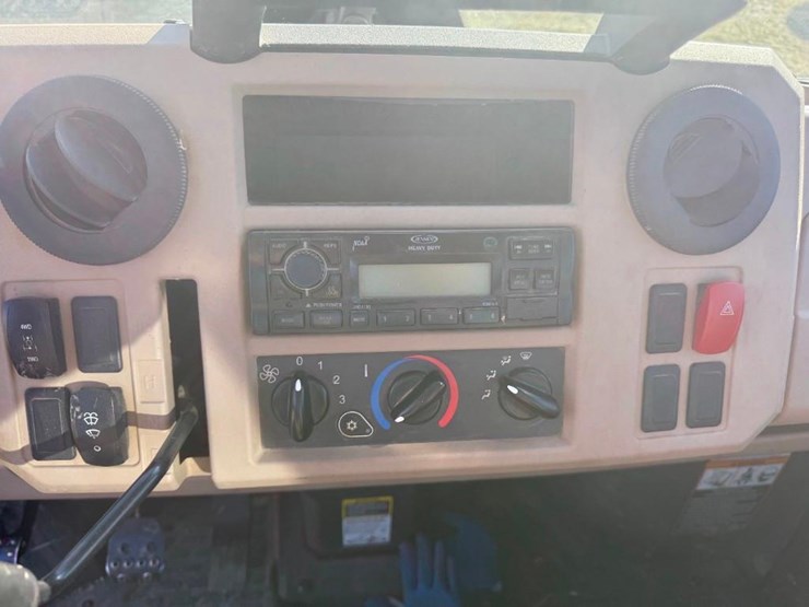 john-deere-gator-image-13