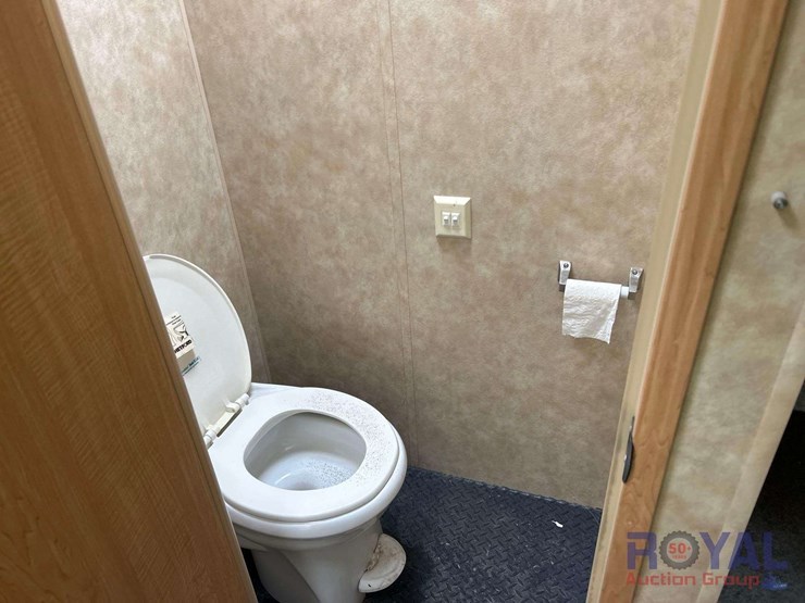 2008-41ft-kz-sportsman-police-bunk-5th-wheel-tri-axle-travel-trailer-image-23