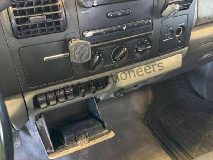 2006-ford-f350-image-18