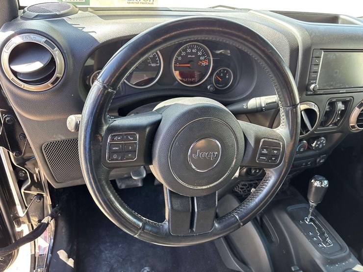 2016-jeep-wrangler-image-12
