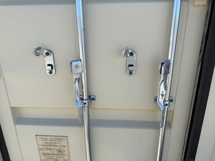 #26194-•-40'-shipping-container-cimu0763499-image-11