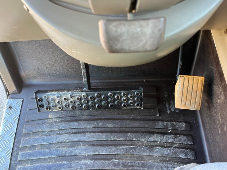 john-deere-3420-image-31