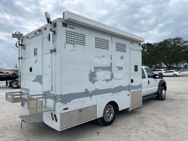 2012-ford-f550-image-3