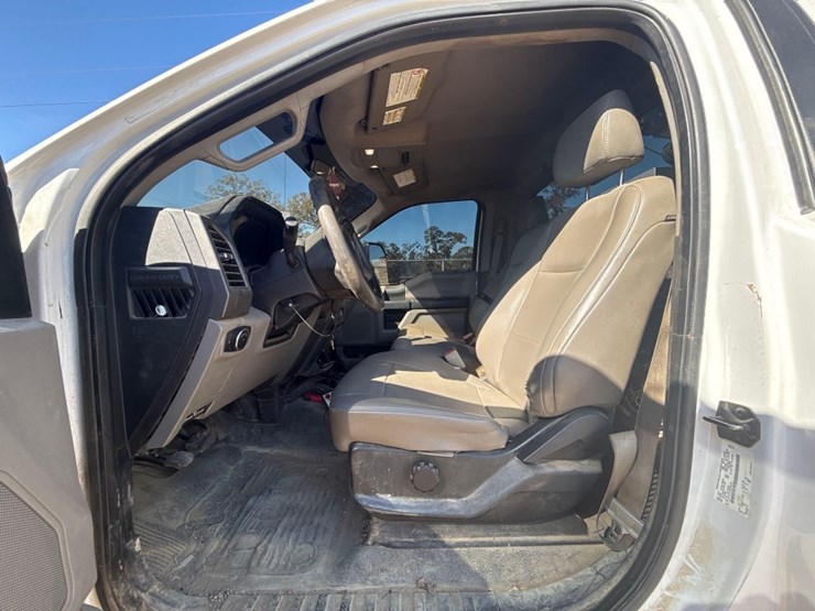 2017-ford-f550-xl-image-30