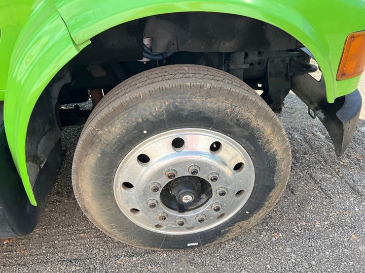 2001-international-4700-image-11