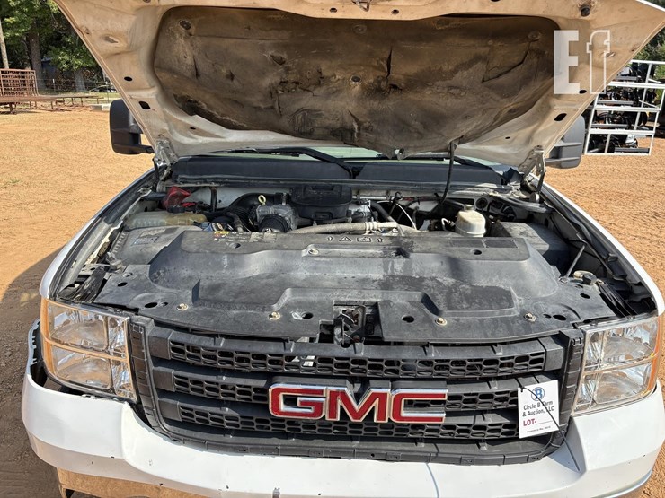 2013-gmc-sierra-3500-image-23