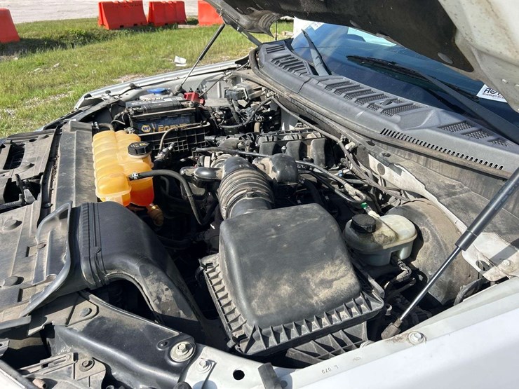 2017-ford-f150-image-8