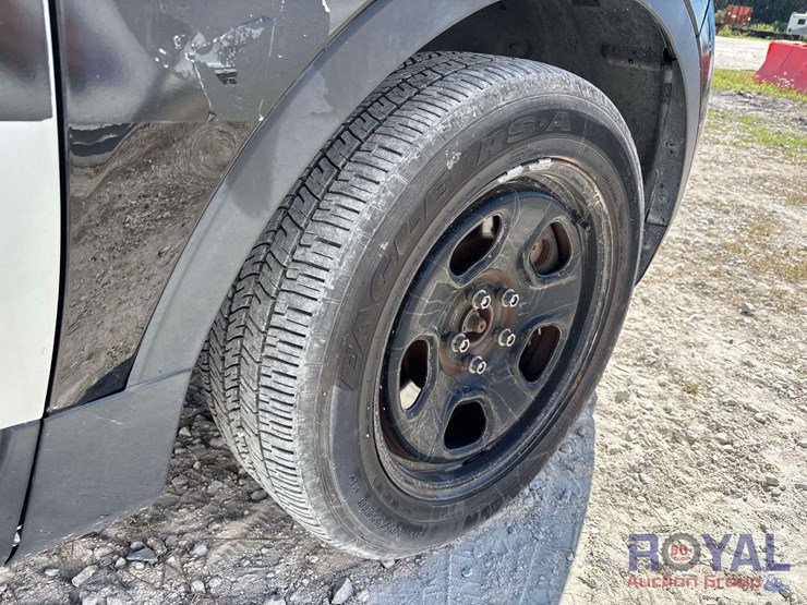 2015-ford-explorer-image-24