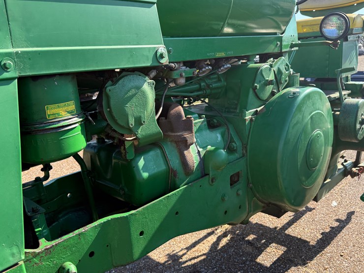 john-deere-70-image-17