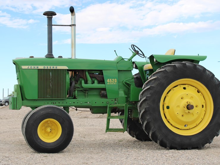 john-deere-4520-image-4