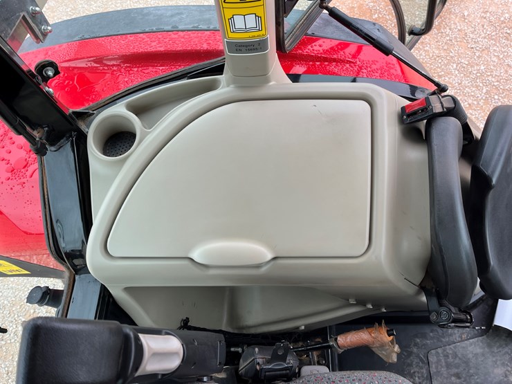 2017-massey-ferguson-4710-image-18