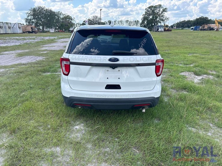 2017-ford-explorer-image-19