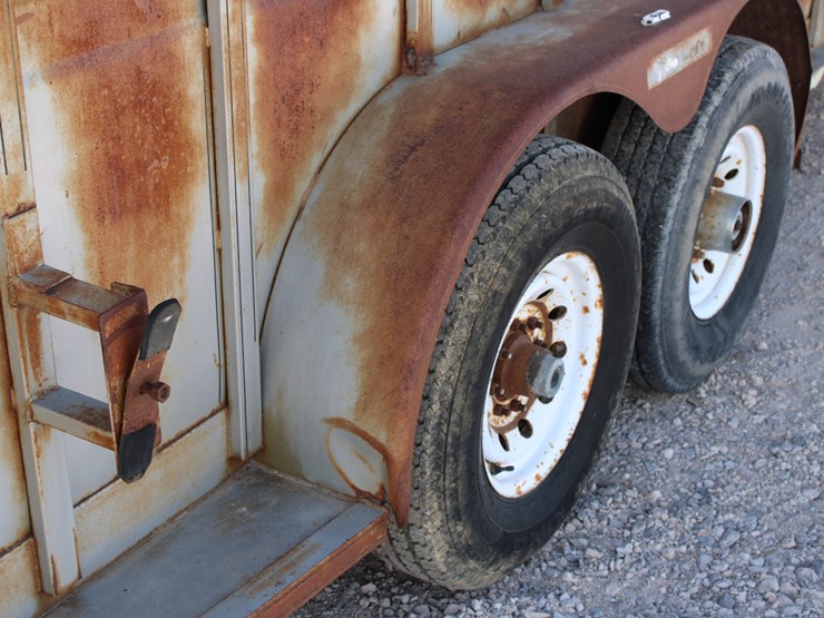 1994-titan-trailer-image-11