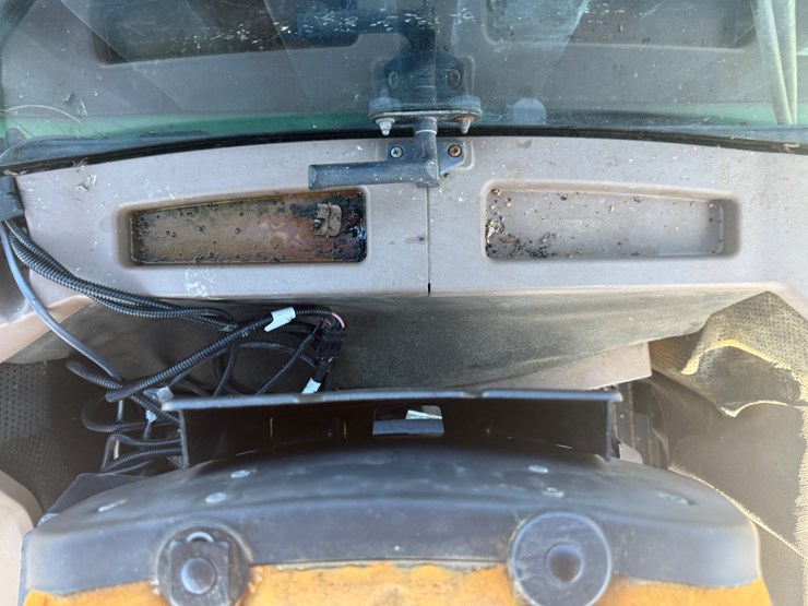 john-deere-4710-image-57