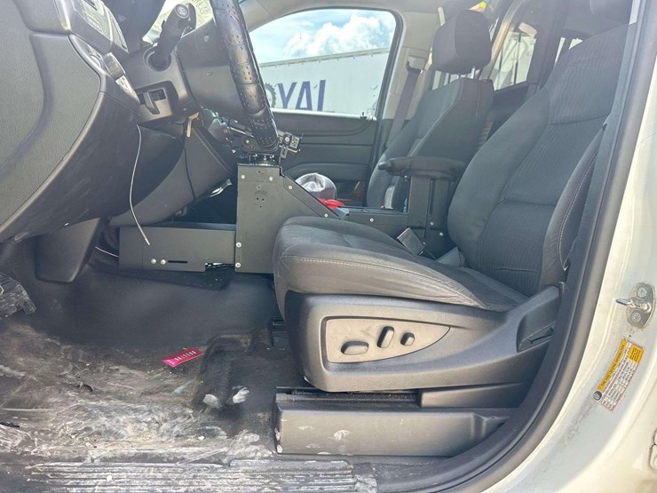 2016-chevrolet-tahoe-image-12